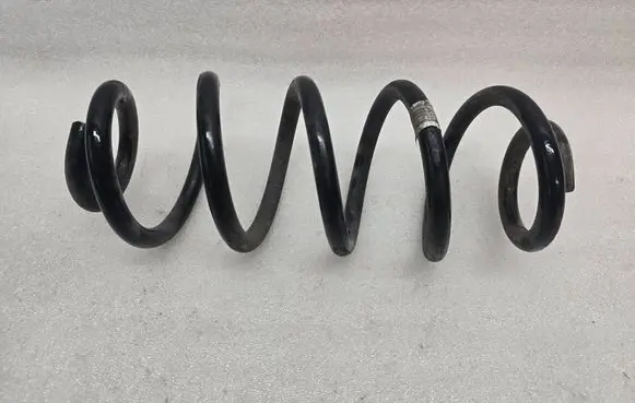 Volvo XC40 Rear coil spring 31658707