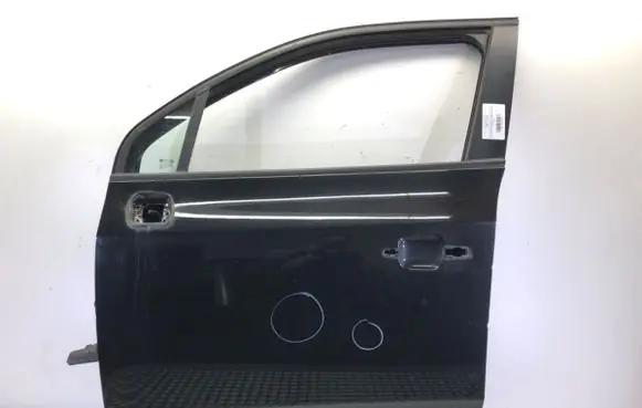 Chevrolet Orlando Front door