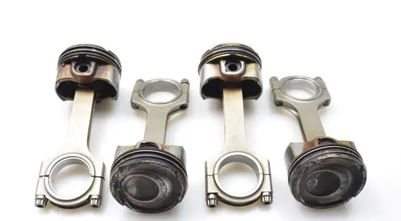 Hyundai i30 Piston with connecting rod 