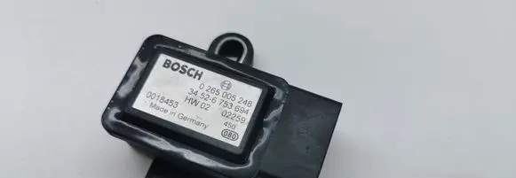 BMW 5 E39 ESP acceleration yaw rate sensor 0265005248 6753694