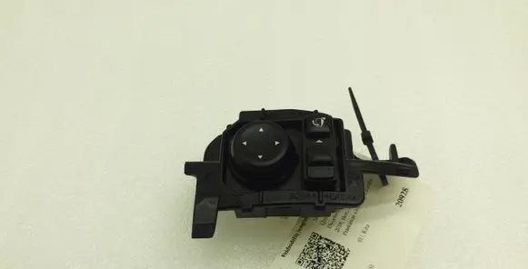 Wing mirror switch