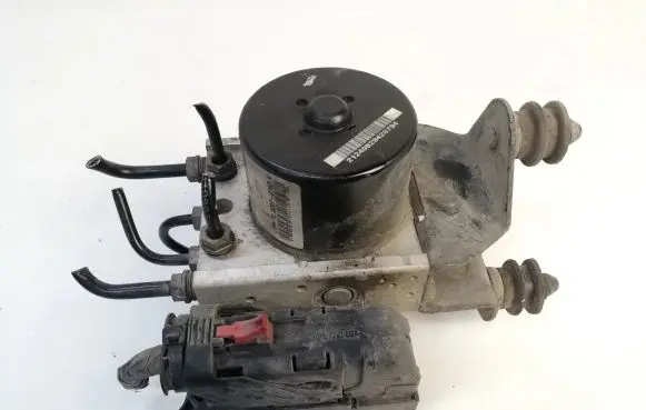 Skoda Octavia Mk2 (1Z) ABS Pump 1K0907379AK