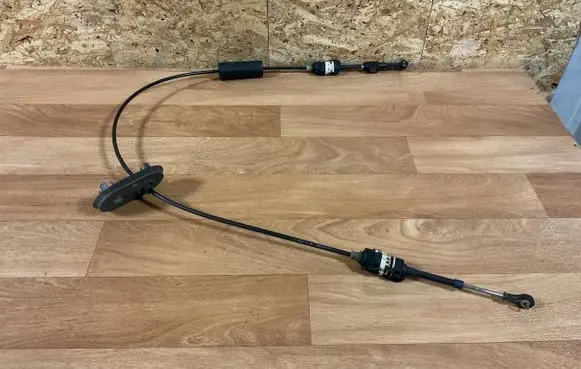 Opel Insignia A Gear shift cable linkage 13219325