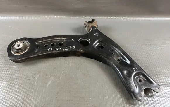 Skoda Octavia Mk3 (5E) Front lower control arm/wishbone 5Q0407152T