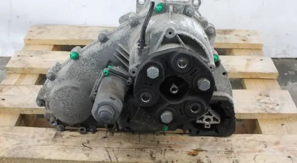 Gearbox transfer box case