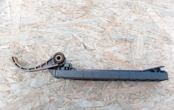 Mercedes-Benz A W168 Slide rail for timing chain A6680520216 1661810159