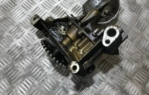 Peugeot 406 Oil pump 7941103100