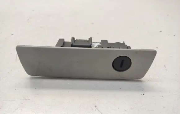 Chrysler Grand Voyager V Glove box lock 5JM55TRMAC
