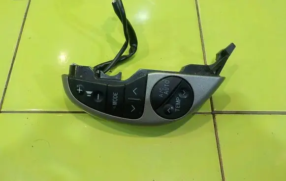 Toyota Prius (NHW20) Other switches/knobs/shifts RP110