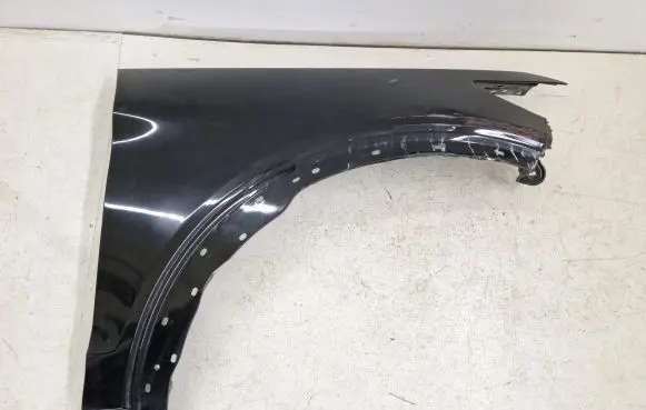 Ford Explorer VI Fender 2205A