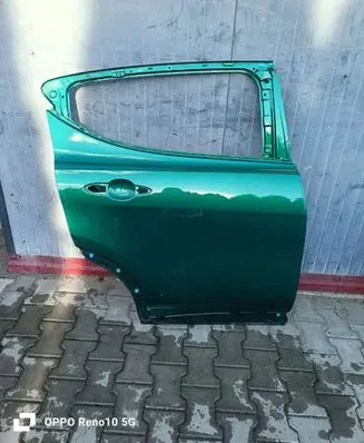 Alfa Romeo Tonale Front door