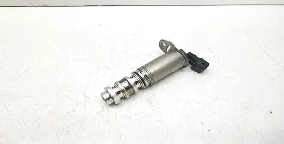 BMW 3 E92 E93 Camshaft vanos timing valve 7584115