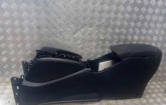 Nissan Qashqai Glove box central console 