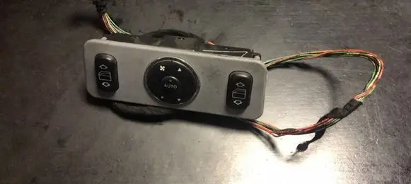 Mercedes-Benz ML W163 Electric window control switch A1638200326