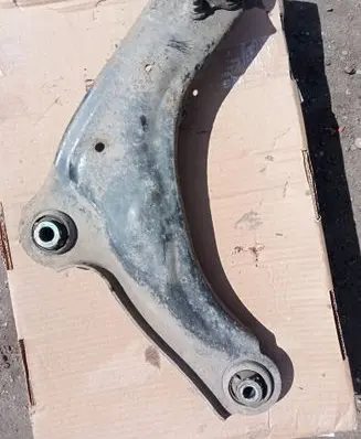Renault Laguna II Front lower control arm/wishbone 000