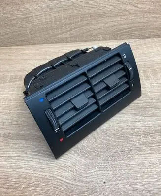 BMW 5 E39 Dash center air vent grill 8376150