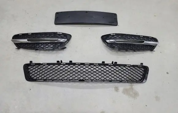 Mercedes-Benz E W212 Front bumper lower grill A2128850523
