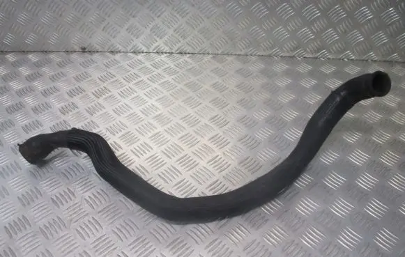 Volvo V70 Engine coolant pipe/hose