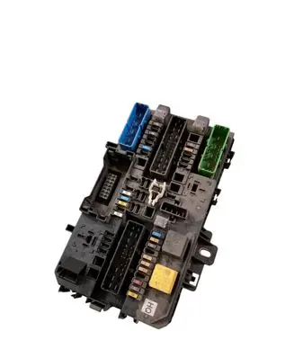 Opel Zafira B Fuse module 13220831 5DK00866953