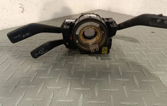 Volkswagen PASSAT B6 Indicator stalk