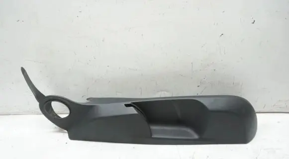 Volkswagen Golf V Seat trim 1K3881318