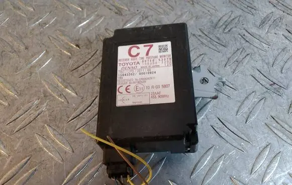 Lexus IS III XE30 Tire pressure sensor 8976053070
