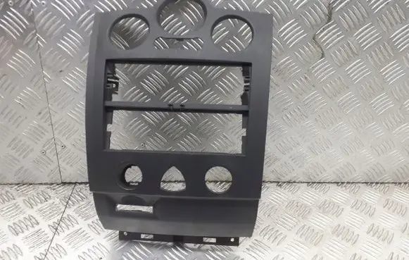Renault Megane II Radio/GPS head unit trim 