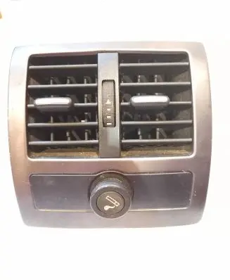 Rear air vent grill