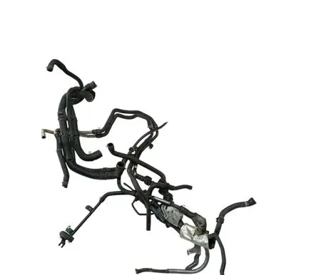Volkswagen Touareg II Engine coolant pipe/hose 7P6122291F 059121012B 7L6972127B