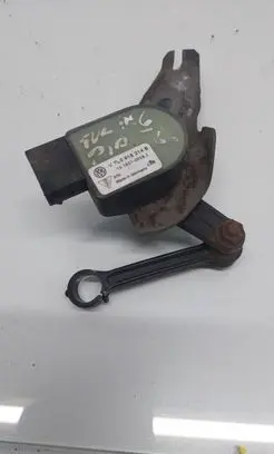 Volkswagen Touareg I Air suspension front height level sensor 7L0616214B 15160100582