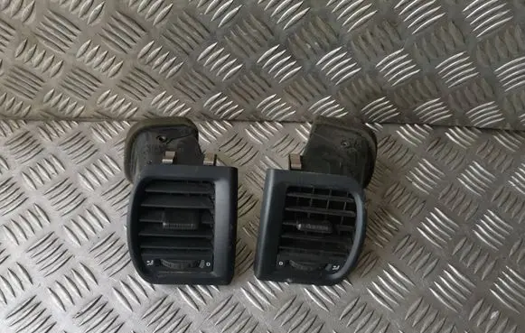 Skoda Roomster (5J) Dashboard side air vent grill/cover trim 5J0819702 5J0819701