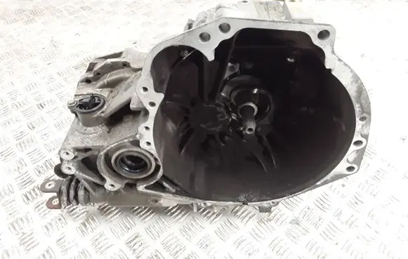 Nissan Almera Tino Manual 5 speed gearbox 8E069VT 3089251675