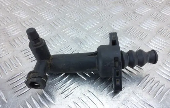 Clutch slave cylinder