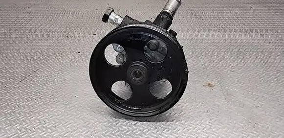 Opel Insignia A Power steering pump 55563329