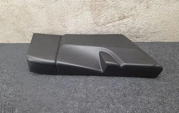 Maserati Levante (B) pillar trim (bottom) 670040375