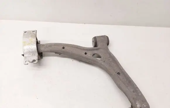 Mercedes-Benz A W176 Front lower control arm/wishbone