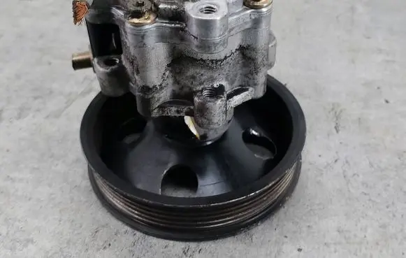 Mercedes-Benz C W203 Power steering pump