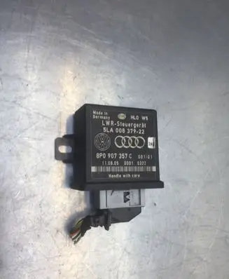 Audi A6 S6 C6 4F Light module LCM 5LA008379 8P0907357 00010322