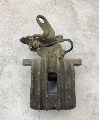 Volkswagen Golf V Rear brake caliper