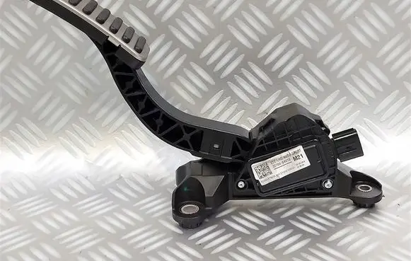 KIA Ceed Accelerator throttle pedal 32700G4210