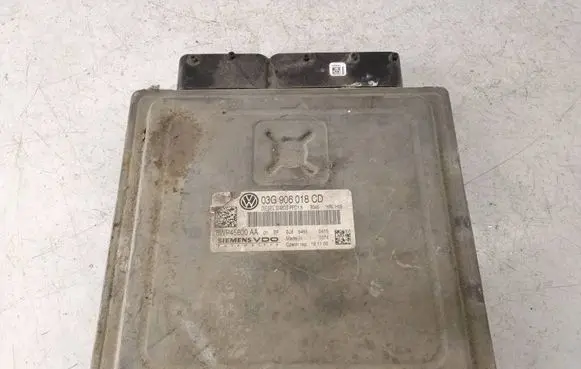 Volkswagen PASSAT B5 Engine control unit/module 03G906018CD 5WP45600AA