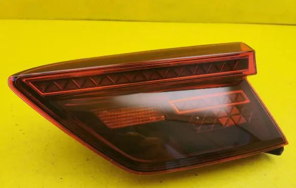 Volkswagen Tiguan Tailgate rear/tail lights 5NA945308E 2SA01252204