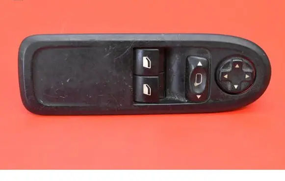 Peugeot 308 Electric window control switch 96565186XT