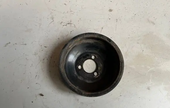 Opel Astra H Water pump pulley 24405900