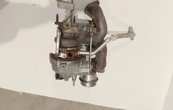 Volkswagen Sharan Turbo 03C145701T