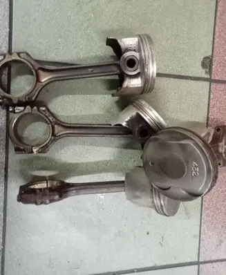 Mitsubishi Colt Piston with connecting rod 0000
