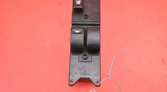 Mitsubishi Colt Electric window control switch 8608A179