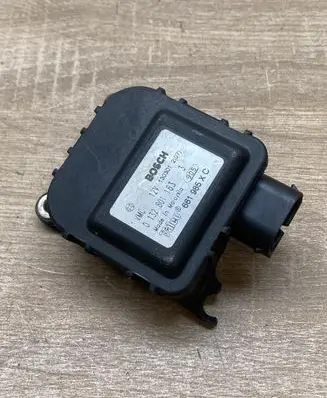 Renault Scenic I Air flap motor/actuator 661985XC 0132801136