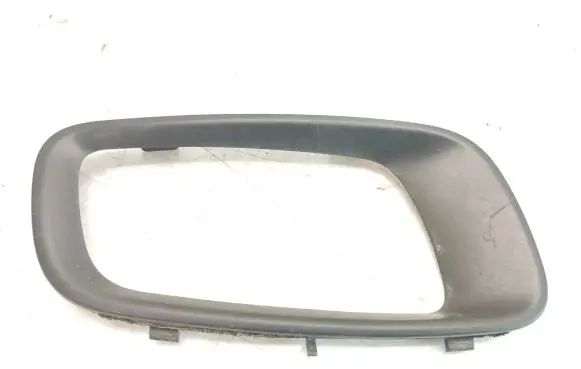 Mitsubishi Pajero Front fog light trim/grill MR388020