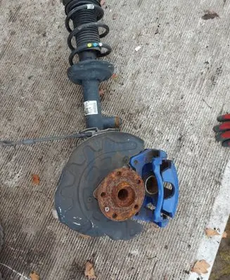 Volkswagen PASSAT B8 Front shock absorber with coil spring 3Q0413032A